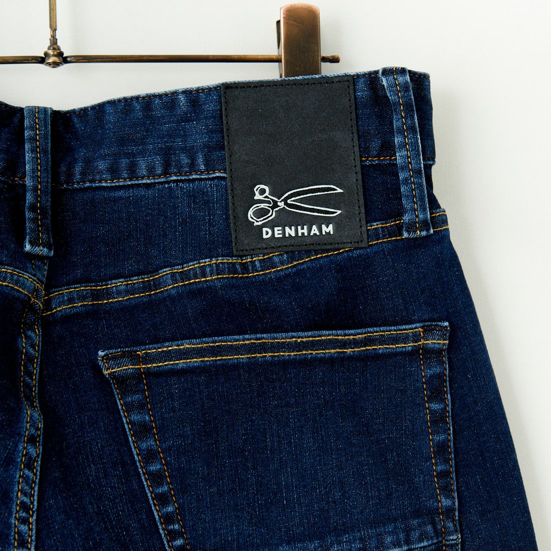 DENHAM [デンハム] スリムフィットジーンズ RAZOR [RAZOR-FMDBI-CS] DARK BLUE