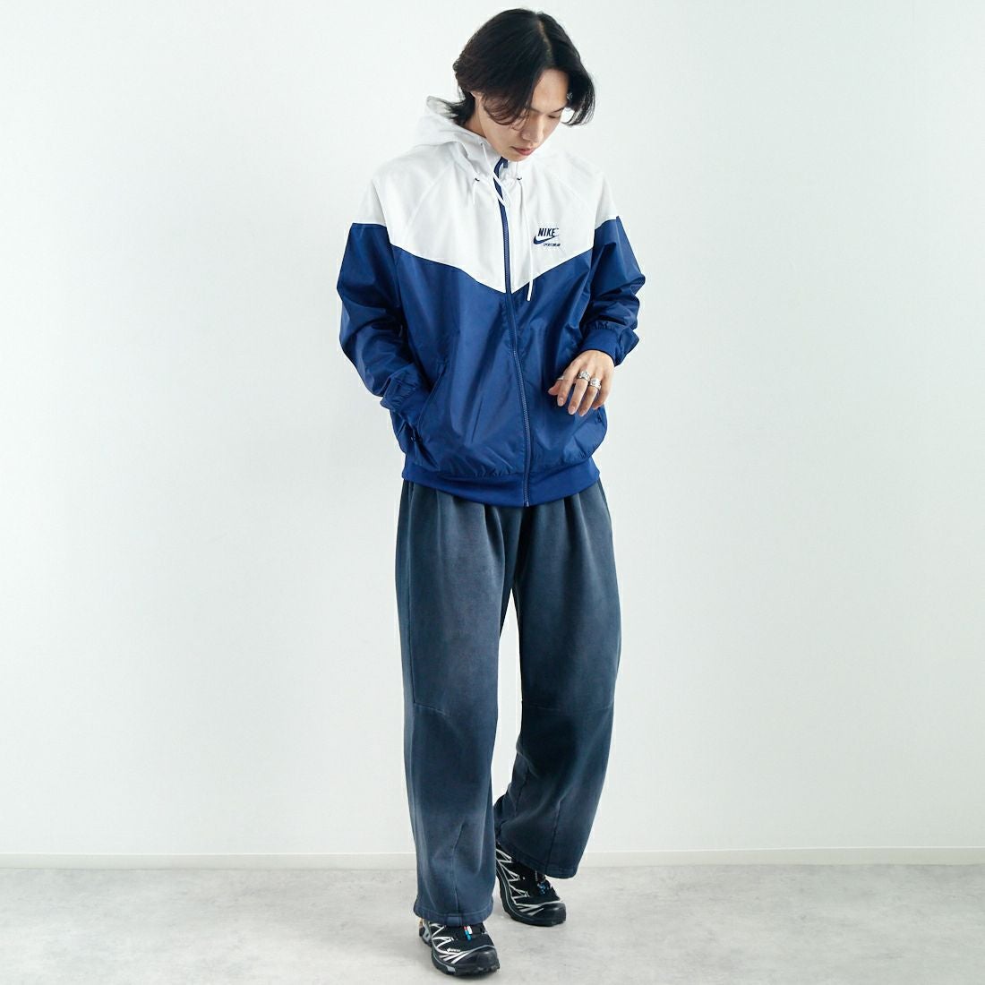 NIKE [ナイキ] ウインドブレーカー ジャケット [HJ2041] 100 WHITE &&モデル身長：179cm 着用サイズ：L&&
