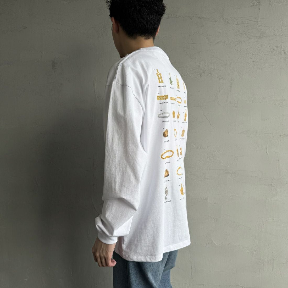 HUF [ハフ] 長袖Tシャツ [TS02392] WHITE &&モデル身長：168cm 着用サイズ：L&&