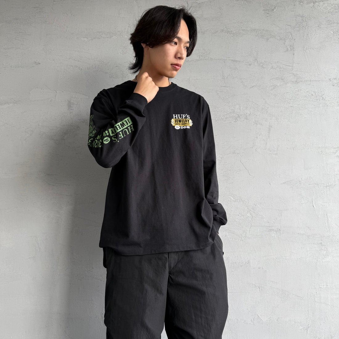 HUF [ハフ] 長袖Tシャツ [TS02392] BLACK &&モデル身長：179cm 着用サイズ：L&&