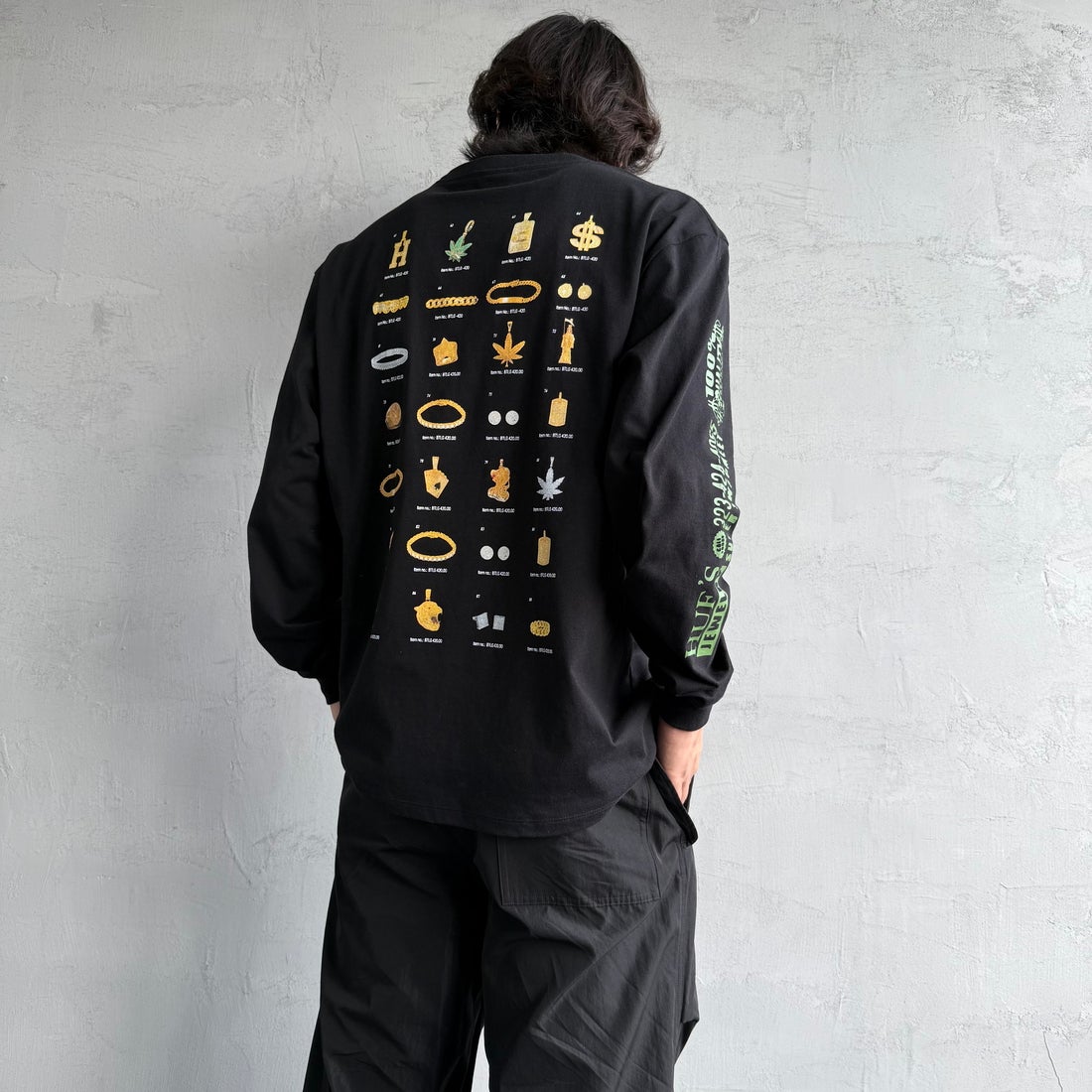 HUF [ハフ] 長袖Tシャツ [TS02392] BLACK &&モデル身長：179cm 着用サイズ：L&&