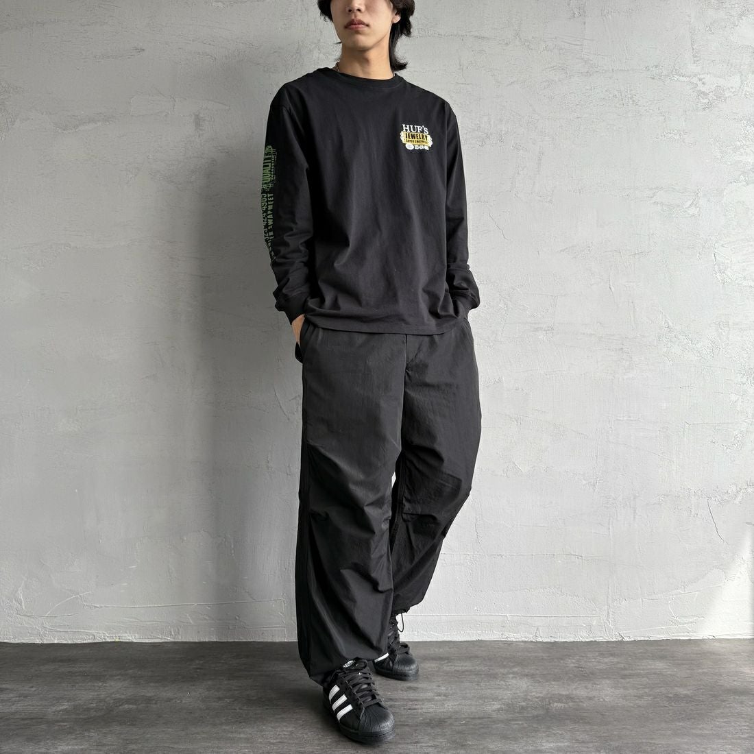 HUF [ハフ] 長袖Tシャツ [TS02392] BLACK &&モデル身長：179cm 着用サイズ：L&&