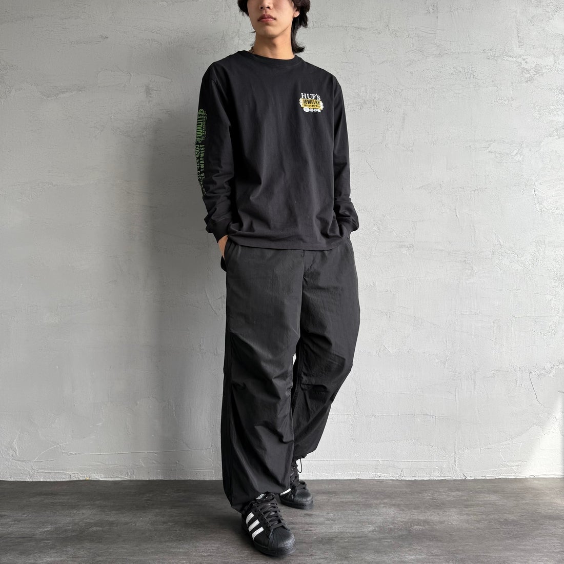 HUF [ハフ] 長袖Tシャツ [TS02392] BLACK &&モデル身長：179cm 着用サイズ：L&&