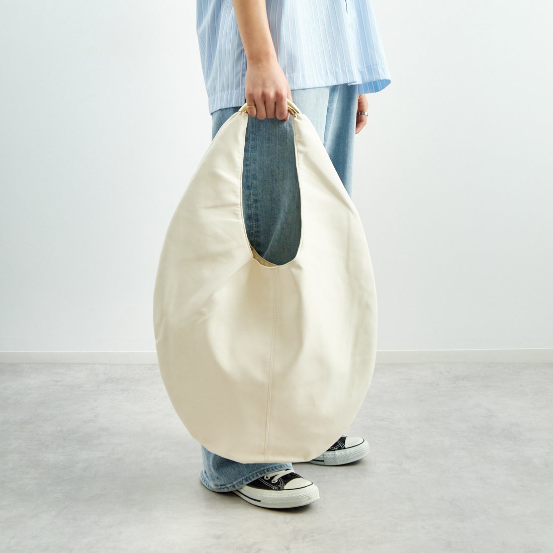 LE VERNIS [ル・ベルニ] SCULPTUREバッグ M [234-210514] WHITE