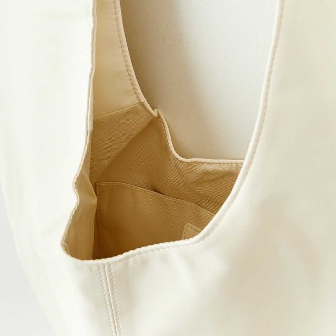 LE VERNIS [ル・ベルニ] SCULPTUREバッグ M [234-210514] WHITE