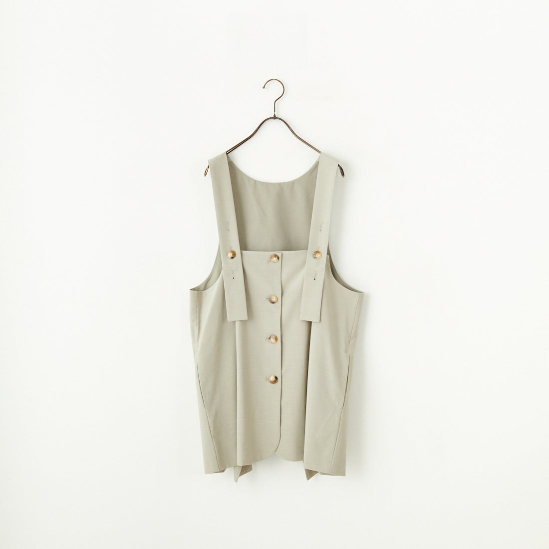 L.BEIGE