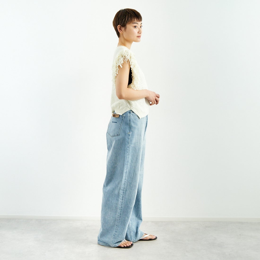 CHIGNON [シニヨン] フリンジパネルベスト [9151-051DP] O.WHITE &&モデル身長：160cm 着用サイズ：F&&