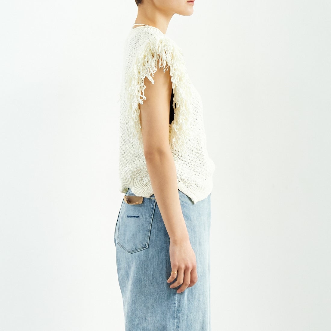 CHIGNON [シニヨン] フリンジパネルベスト [9151-051DP] O.WHITE &&モデル身長：160cm 着用サイズ：F&&