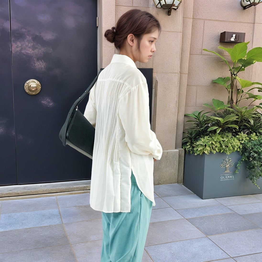 Jf Ready Made [ジェイエフレディメイド] ウシロプリーツ レギュラーシャツ [8859302-01] 59 ｱｲﾎﾞﾘｰ &&モデル身長：167cm 着用サイズ：F&&