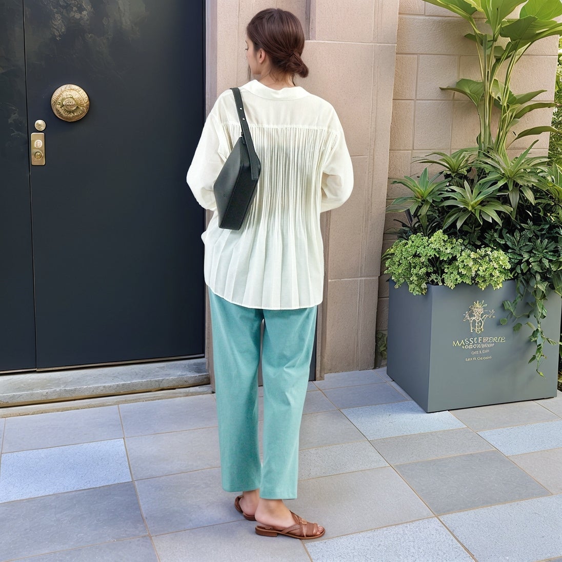 Jf Ready Made [ジェイエフレディメイド] ウシロプリーツ レギュラーシャツ [8859302-01] 59 ｱｲﾎﾞﾘｰ &&モデル身長：167cm 着用サイズ：F&&