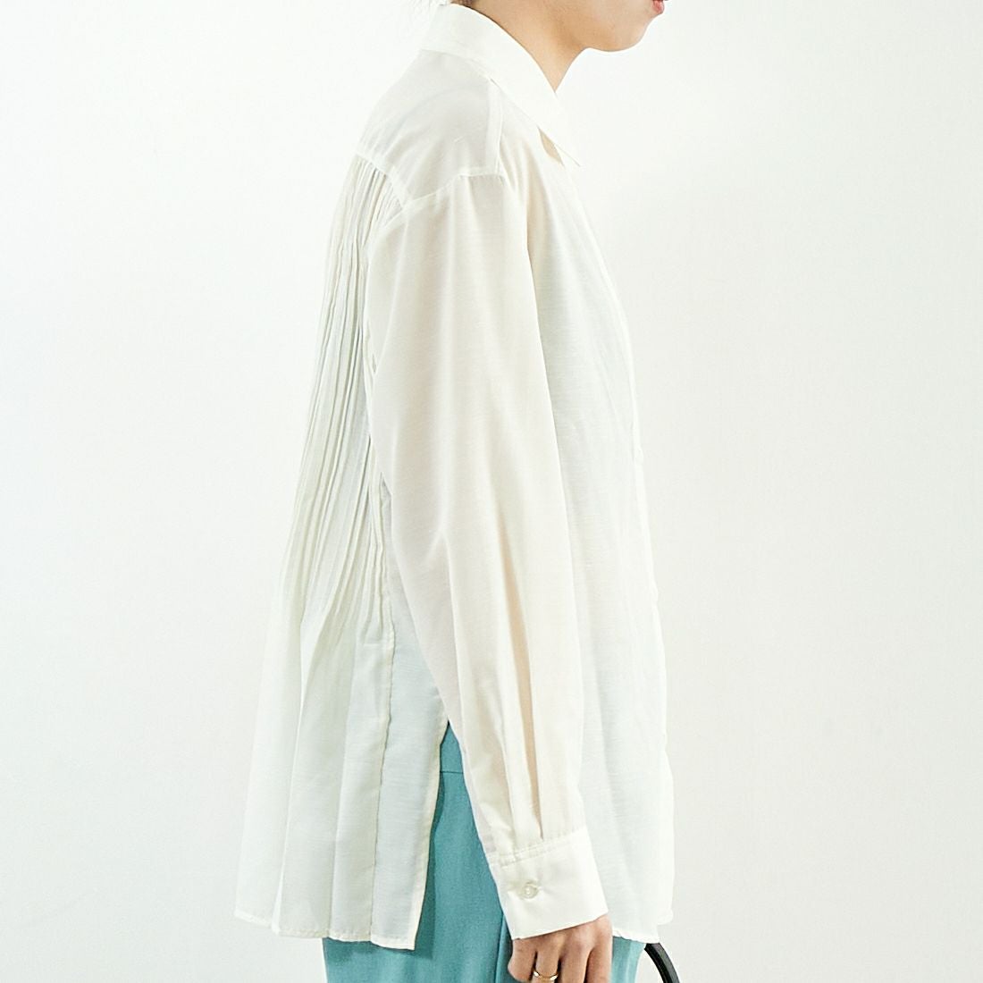 Jf Ready Made [ジェイエフレディメイド] ウシロプリーツ レギュラーシャツ [8859302-01] 59 ｱｲﾎﾞﾘｰ &&モデル身長：167cm 着用サイズ：F&&