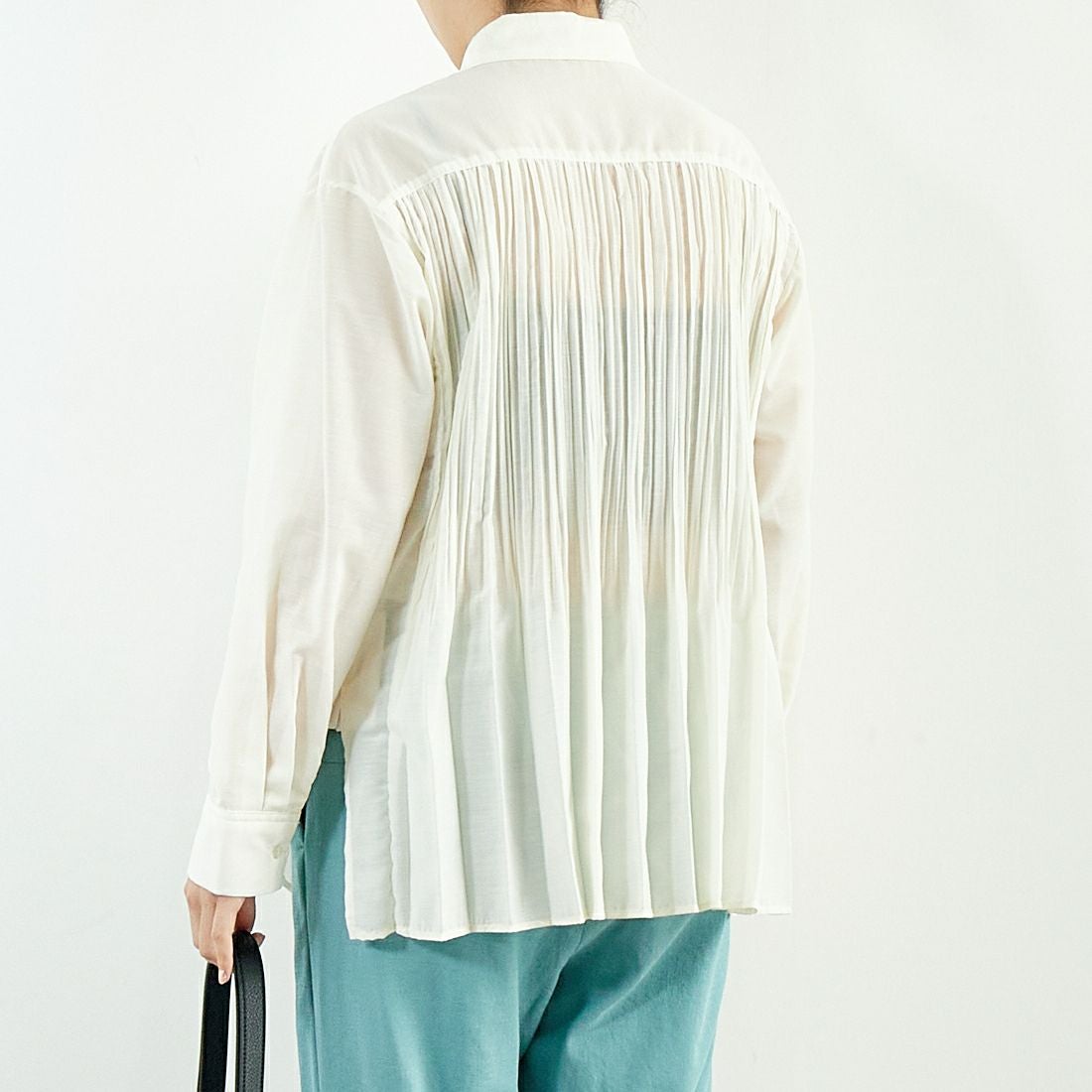 Jf Ready Made [ジェイエフレディメイド] ウシロプリーツ レギュラーシャツ [8859302-01] 59 ｱｲﾎﾞﾘｰ &&モデル身長：167cm 着用サイズ：F&&