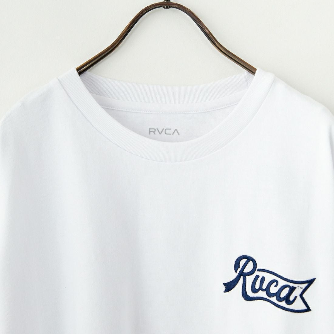RVCA [ルーカ] PENスクリプトロゴショートスリーブTシャツ [BF041-253] WHT