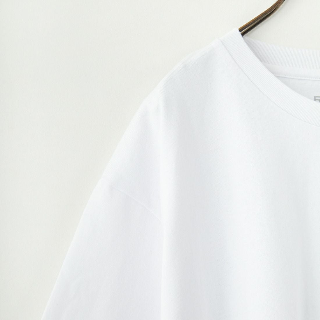 RVCA [ルーカ] PENスクリプトロゴショートスリーブTシャツ [BF041-253] WHT