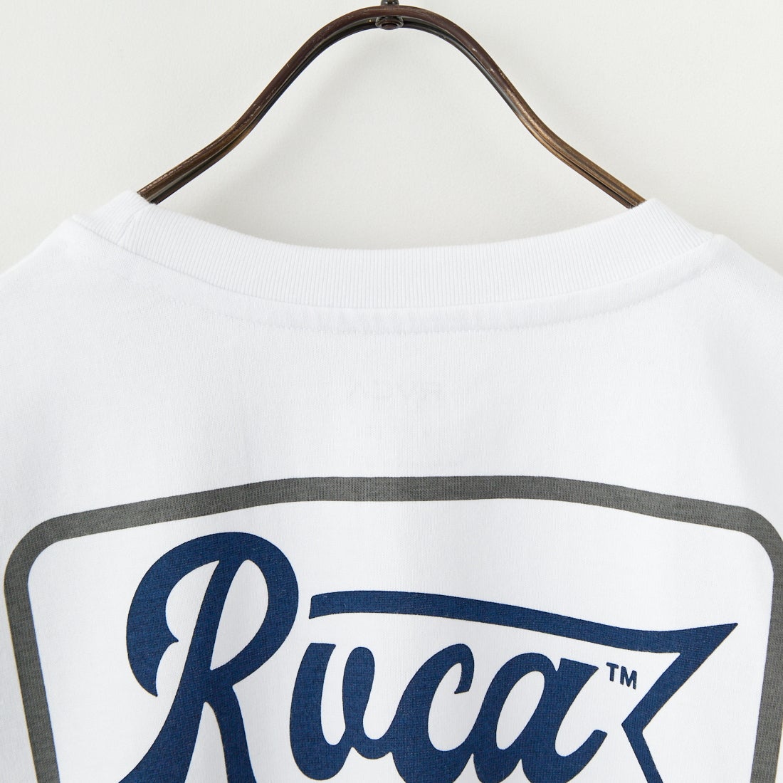 RVCA [ルーカ] PENスクリプトロゴショートスリーブTシャツ [BF041-253] WHT
