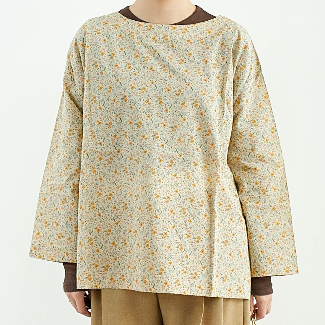 ARMEN [アーメン] コットンフラワープリント ユーティリティボートネックスモック [INAM2513FD] 9600 GYBE &&モデル身長：167cm 着用サイズ：2&&