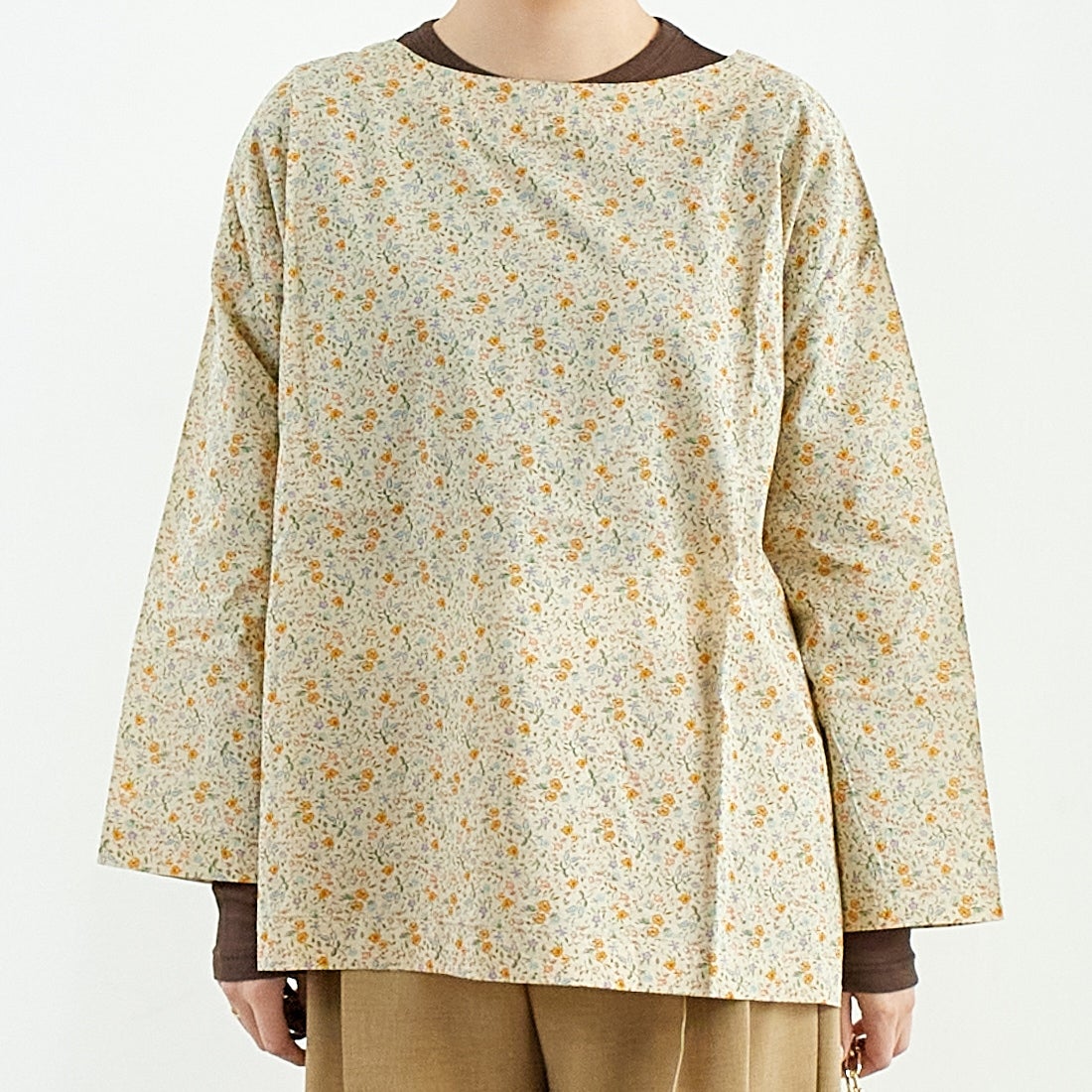 ARMEN [アーメン] コットンフラワープリント ユーティリティボートネックスモック [INAM2513FD] 9600 GYBE &&モデル身長：167cm 着用サイズ：2&&