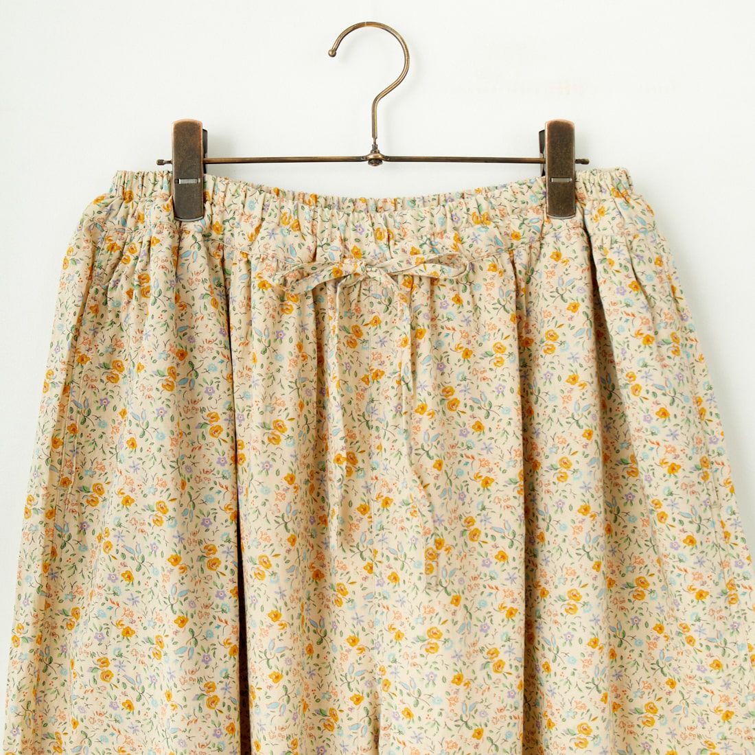 ARMEN [アーメン] コットンフラワープリント ギャザーイージーパンツ [INAM2516FD] 9600 GYBE