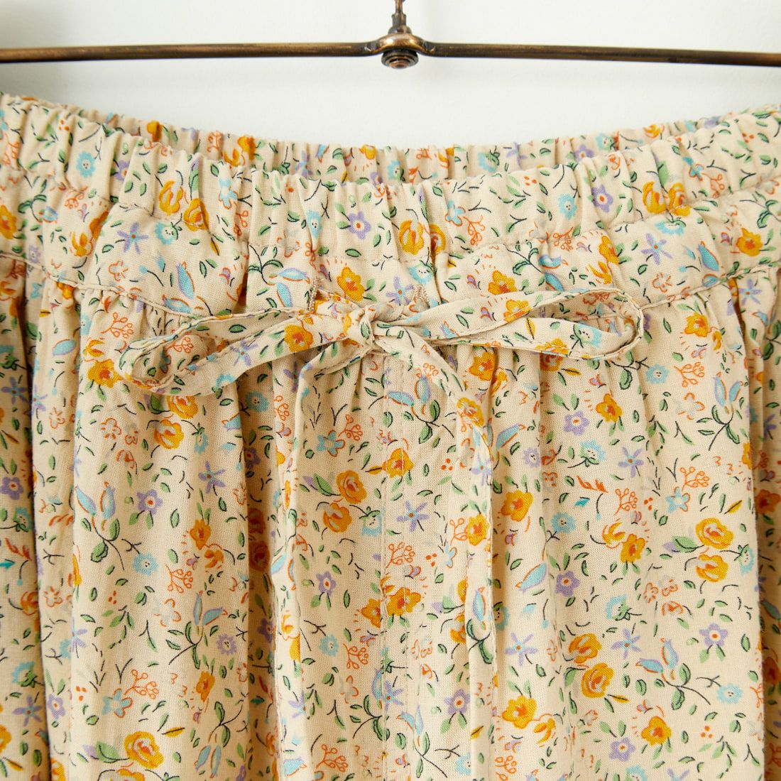 ARMEN [アーメン] コットンフラワープリント ギャザーイージーパンツ [INAM2516FD] 9600 GYBE