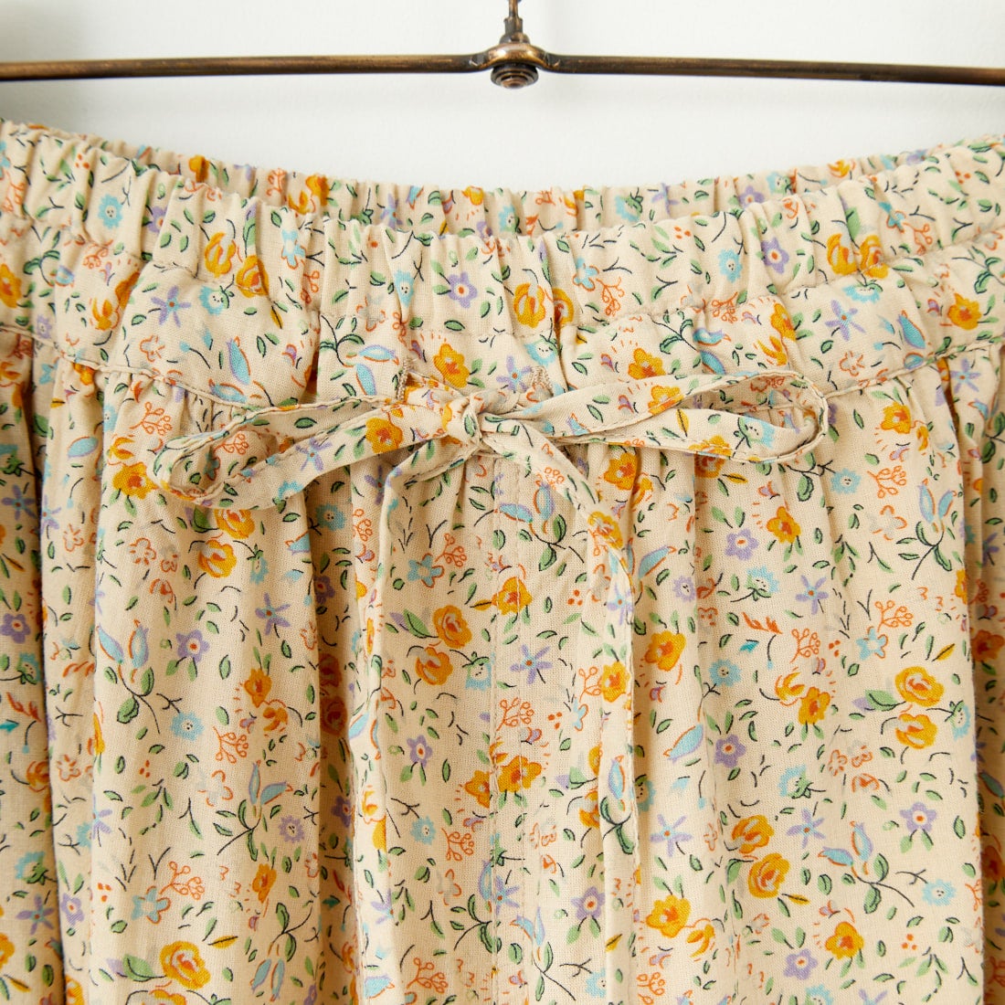 ARMEN [アーメン] コットンフラワープリント ギャザーイージーパンツ [INAM2516FD] 9600 GYBE