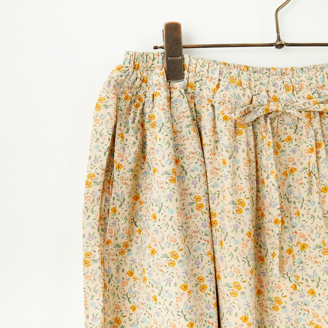 ARMEN [アーメン] コットンフラワープリント ギャザーイージーパンツ [INAM2516FD] 9600 GYBE