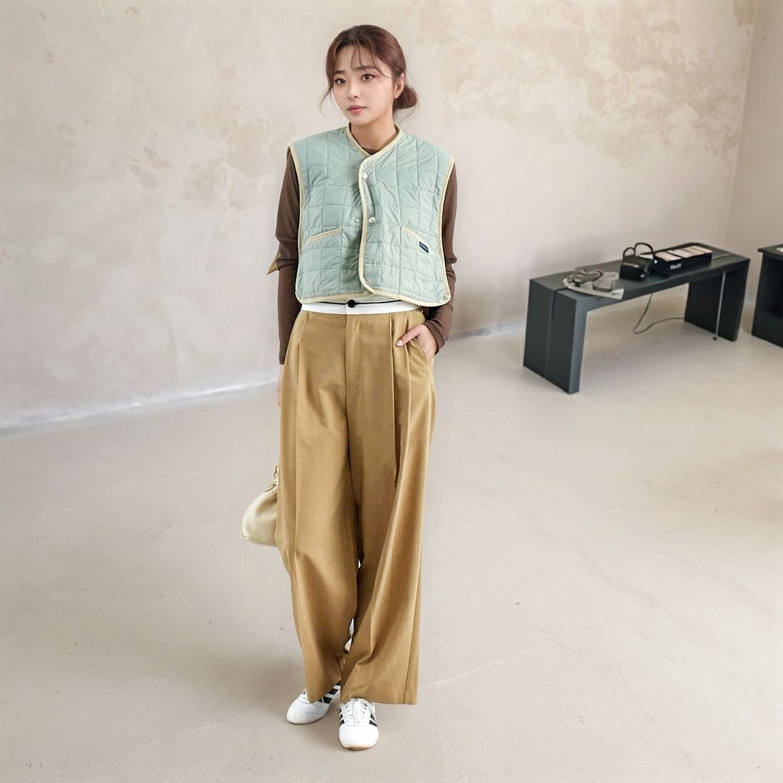 LAVENHAM [ラベンハム] ソーンハム ジレ [LV11112] A17 SILVER &&モデル身長：167cm 着用サイズ：10&&