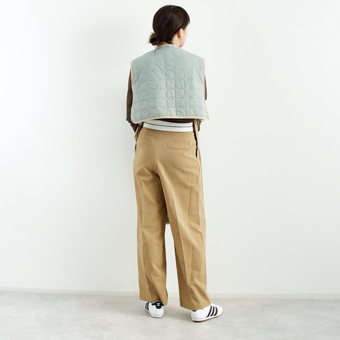 LAVENHAM [ラベンハム] ソーンハム ジレ [LV11112] A17 SILVER &&モデル身長：167cm 着用サイズ：10&&