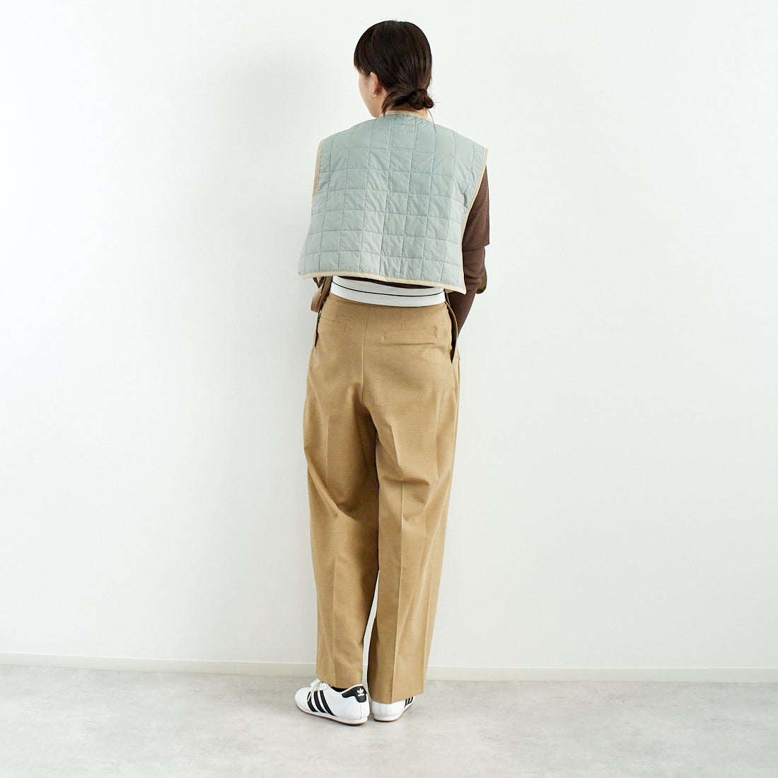 LAVENHAM [ラベンハム] ソーンハム ジレ [LV11112] A17 SILVER &&モデル身長：167cm 着用サイズ：10&&