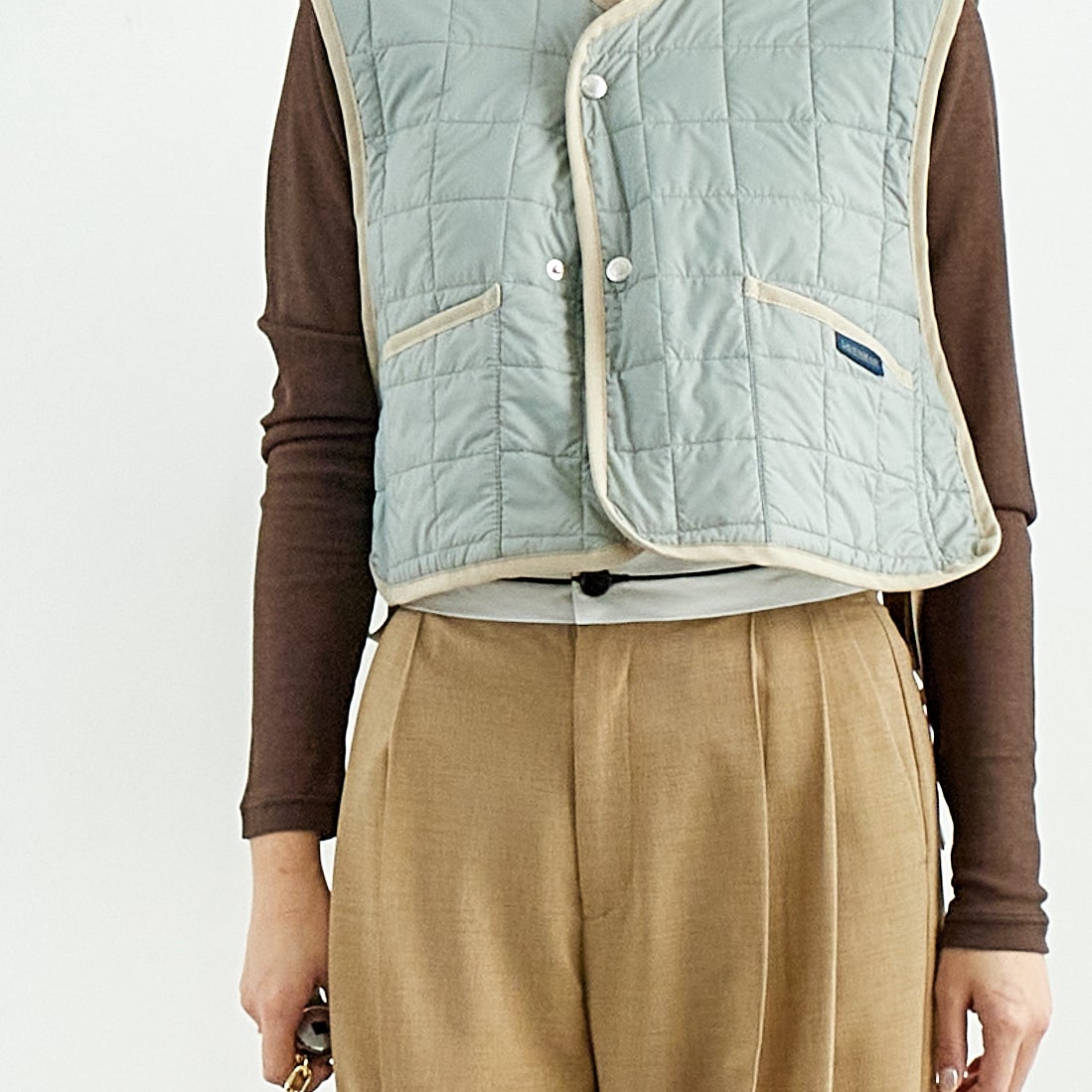 LAVENHAM [ラベンハム] ソーンハム ジレ [LV11112] A17 SILVER &&モデル身長：167cm 着用サイズ：10&&