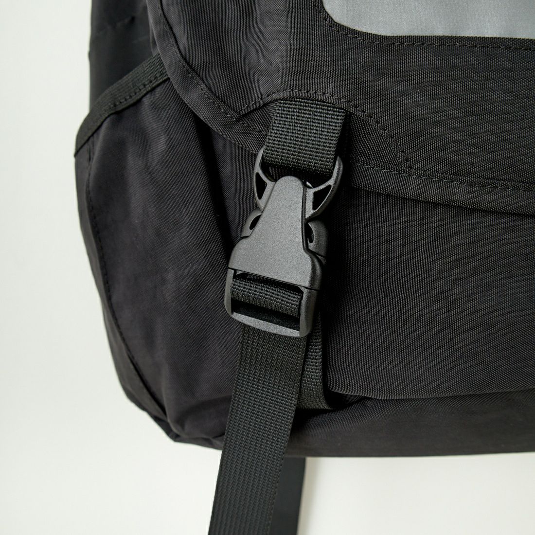 SEDAN ALL-PURPOSE [セダン オールパーパス] オーバーダイナイロン メッセンジャーバッグ [SD25S-BG03] BLACK