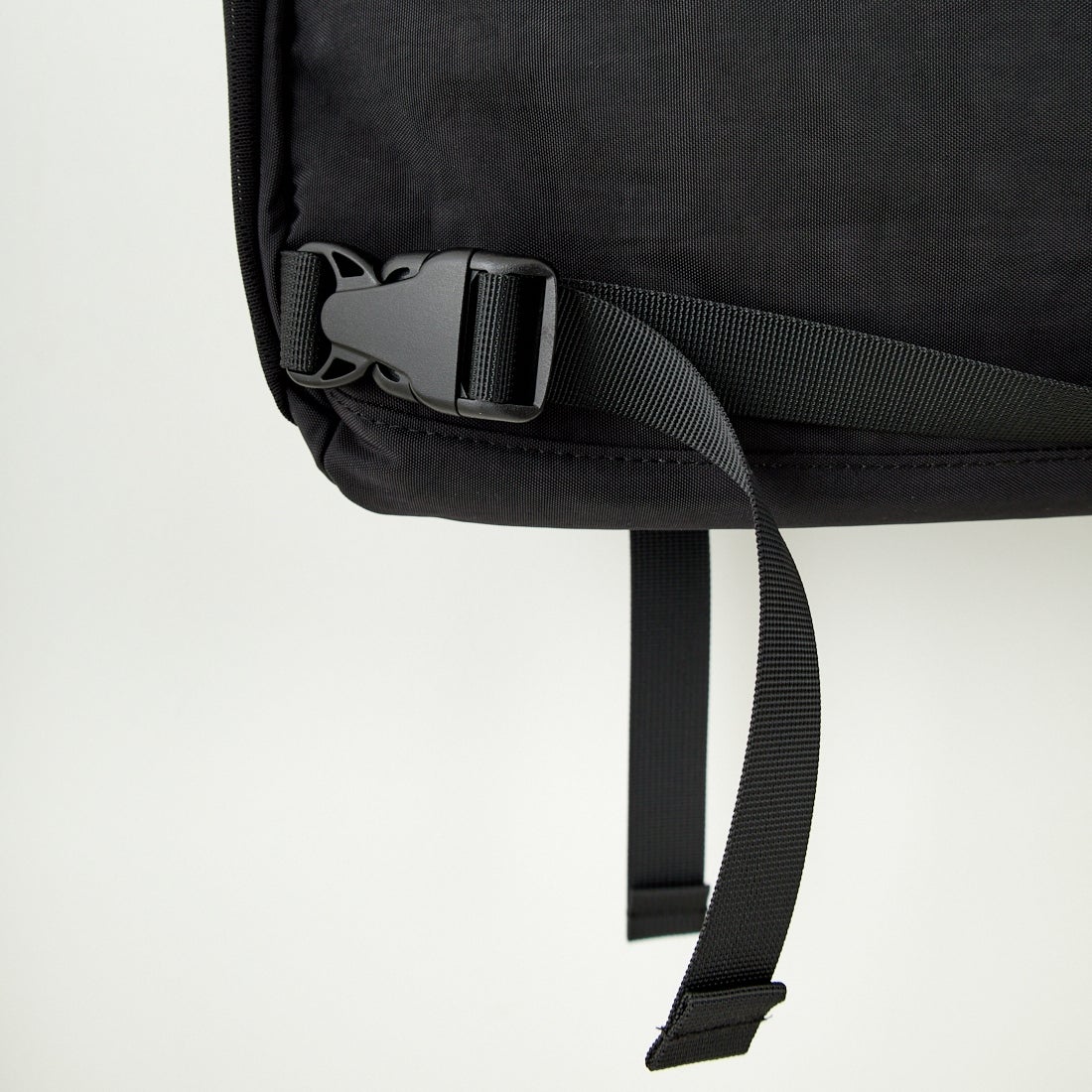 SEDAN ALL-PURPOSE [セダン オールパーパス] オーバーダイナイロン メッセンジャーバッグ [SD25S-BG03] BLACK