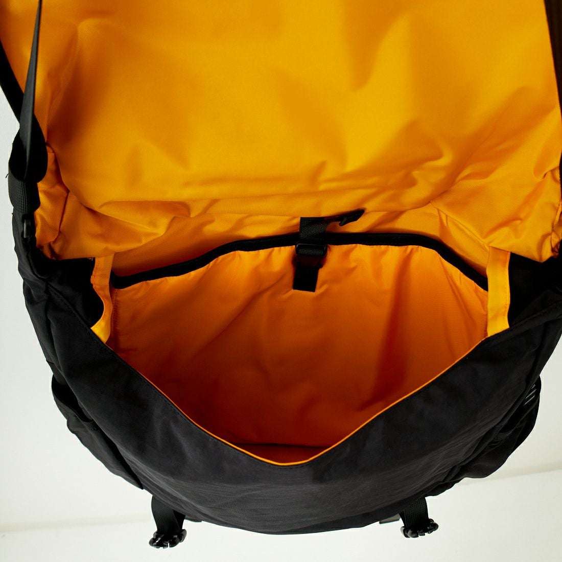 SEDAN ALL-PURPOSE [セダン オールパーパス] オーバーダイナイロン メッセンジャーバッグ [SD25S-BG03] BLACK