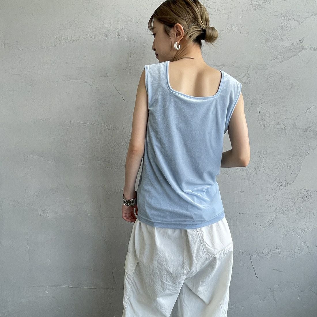 Jeans Factory Clothes [ジーンズファクトリークローズ] 前後2WAY シアーベロア ノースリーブカットソー [21254065] 073 ｻｯｸｽ &&モデル身長：150cm 着用サイズ：F&&
