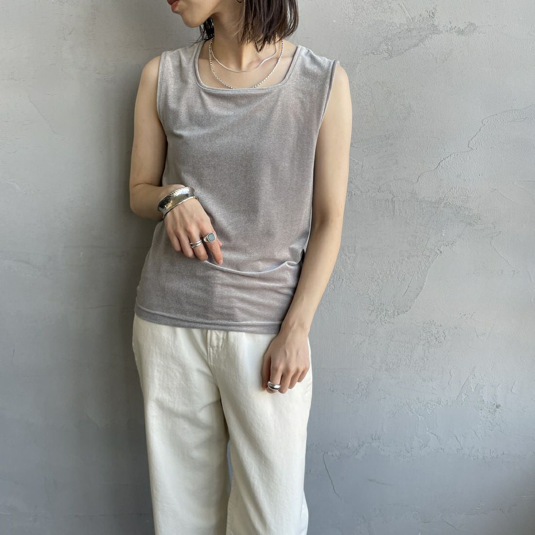 Jeans Factory Clothes [ジーンズファクトリークローズ] 前後2WAY シアーベロア ノースリーブカットソー [21254065] 001 ｸﾞﾚｰ &&モデル身長：158cm 着用サイズ：F&&