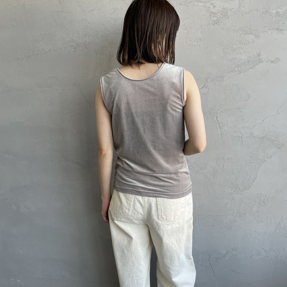 Jeans Factory Clothes [ジーンズファクトリークローズ] 前後2WAY シアーベロア ノースリーブカットソー [21254065] 001 ｸﾞﾚｰ &&モデル身長：158cm 着用サイズ：F&&