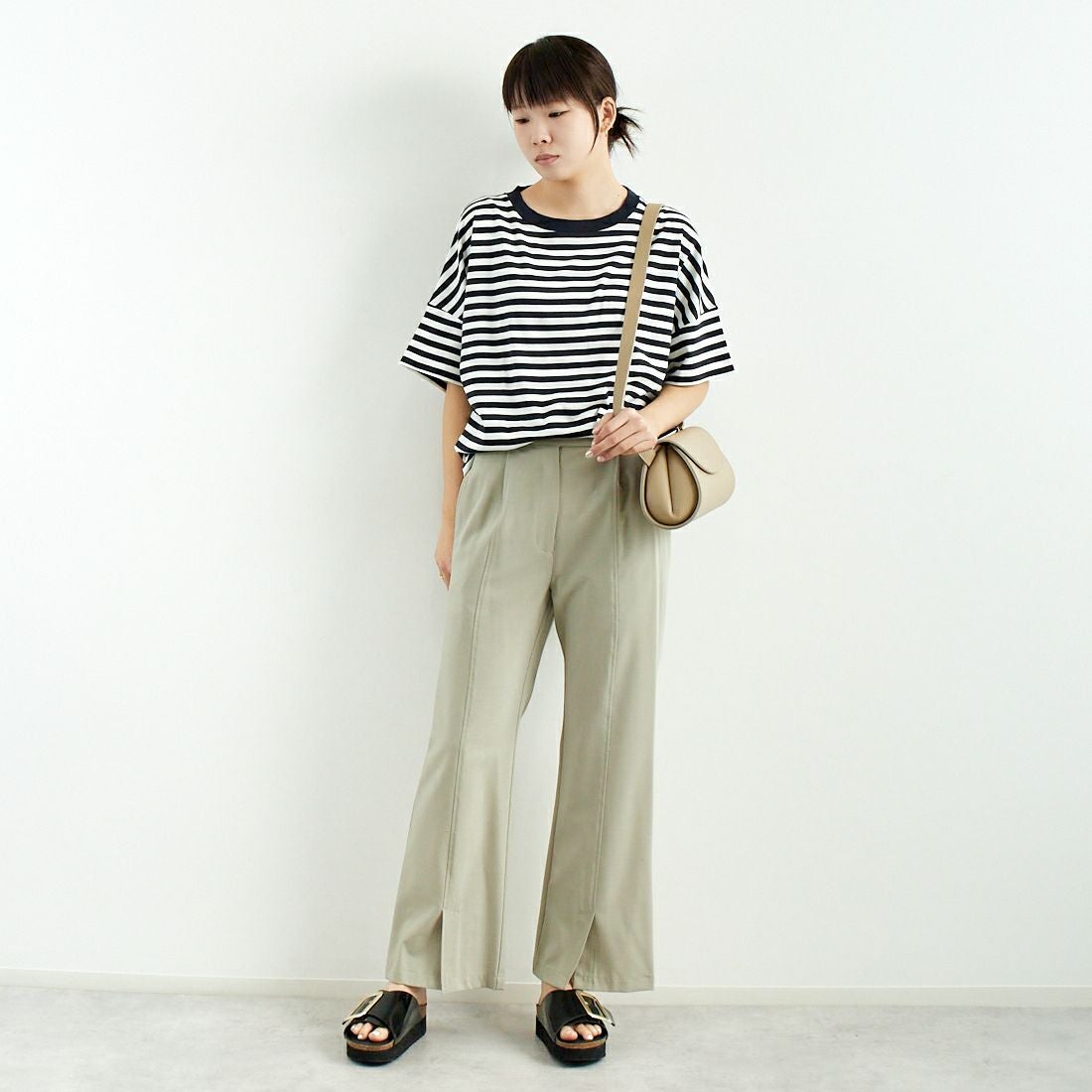 CHIGNON [シニヨン] スリットフレアパンツ [3151-030MK] L.BEIGE &&モデル身長：179cm 着用サイズ：F&&