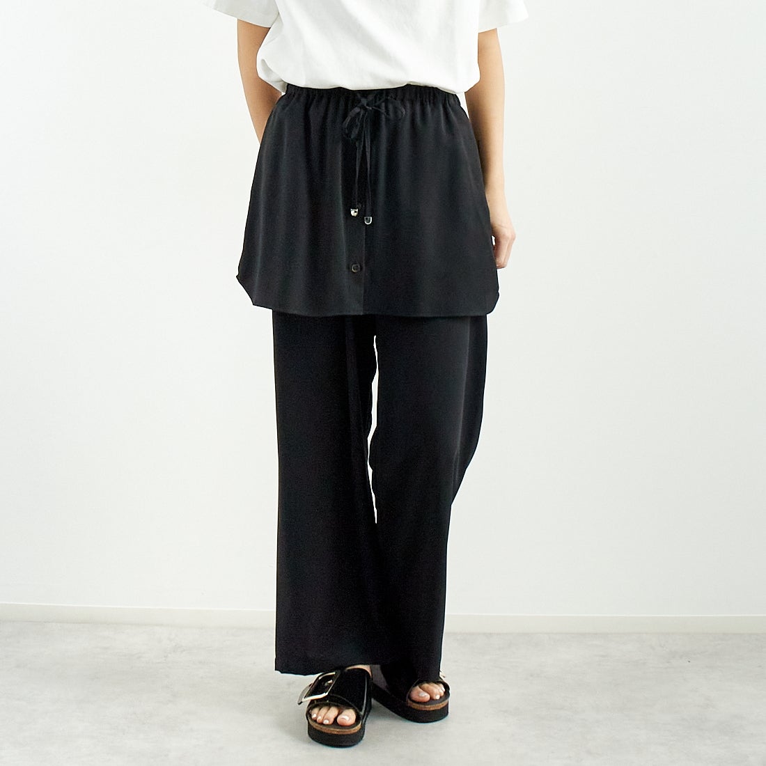 BLACK&&モデル身長：167cm 着用サイズ：F&&