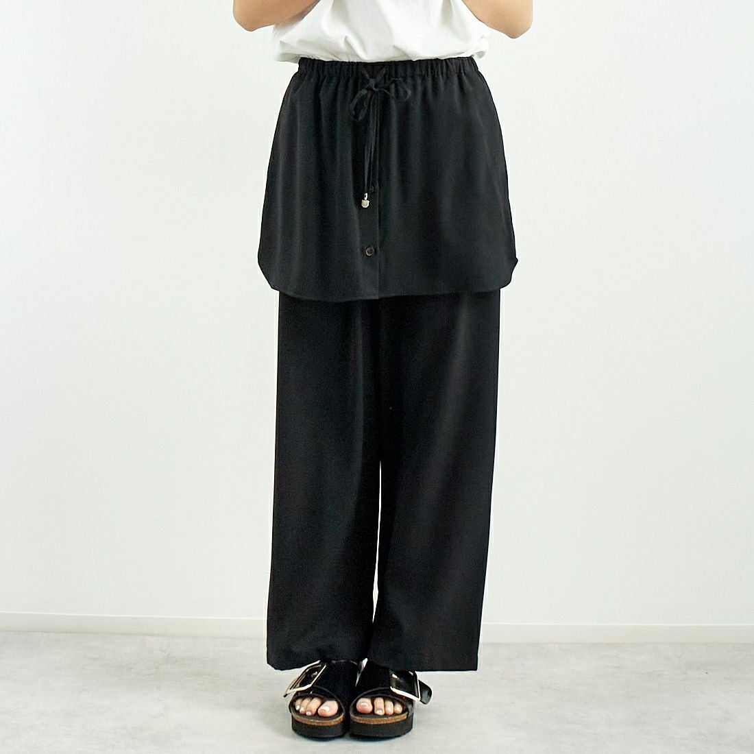 CHIGNON [シニヨン] シャツテールスカートパンツ [3651-025MK] BLACK &&モデル身長：167cm 着用サイズ：F&&