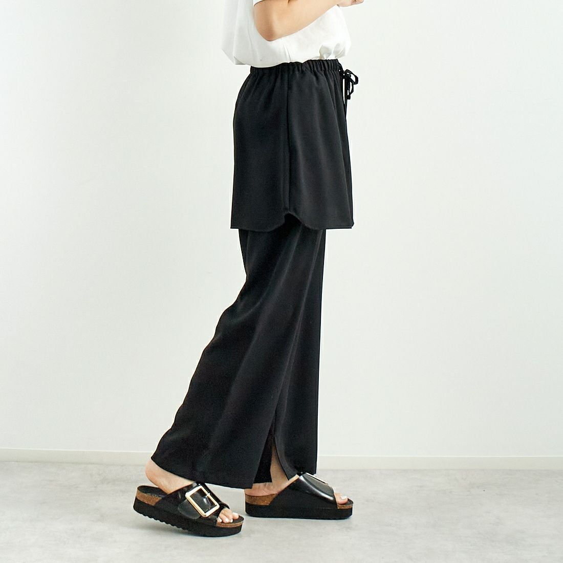 CHIGNON [シニヨン] シャツテールスカートパンツ [3651-025MK] BLACK &&モデル身長：167cm 着用サイズ：F&&