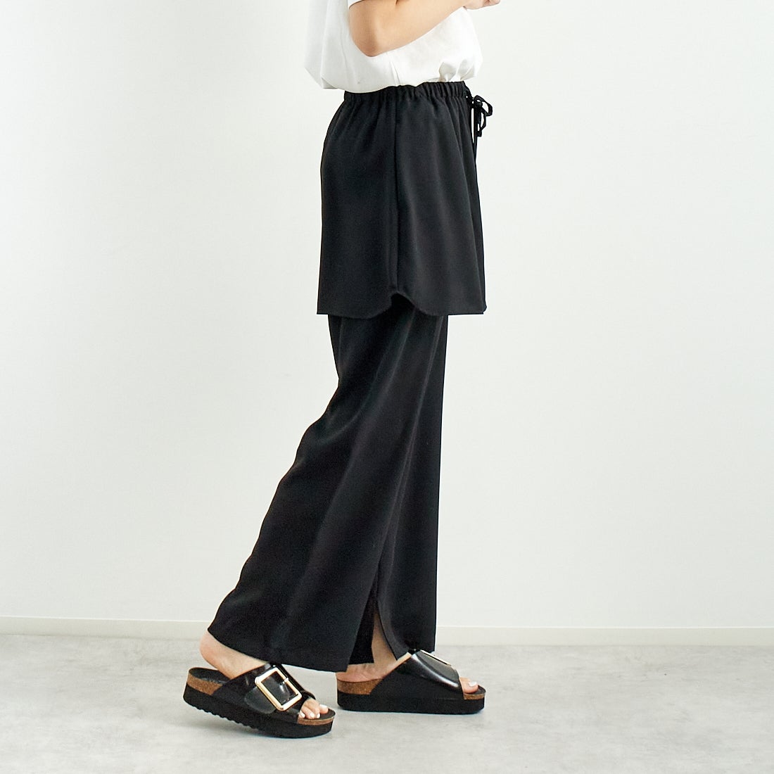 CHIGNON [シニヨン] シャツテールスカートパンツ [3651-025MK] BLACK &&モデル身長：167cm 着用サイズ：F&&