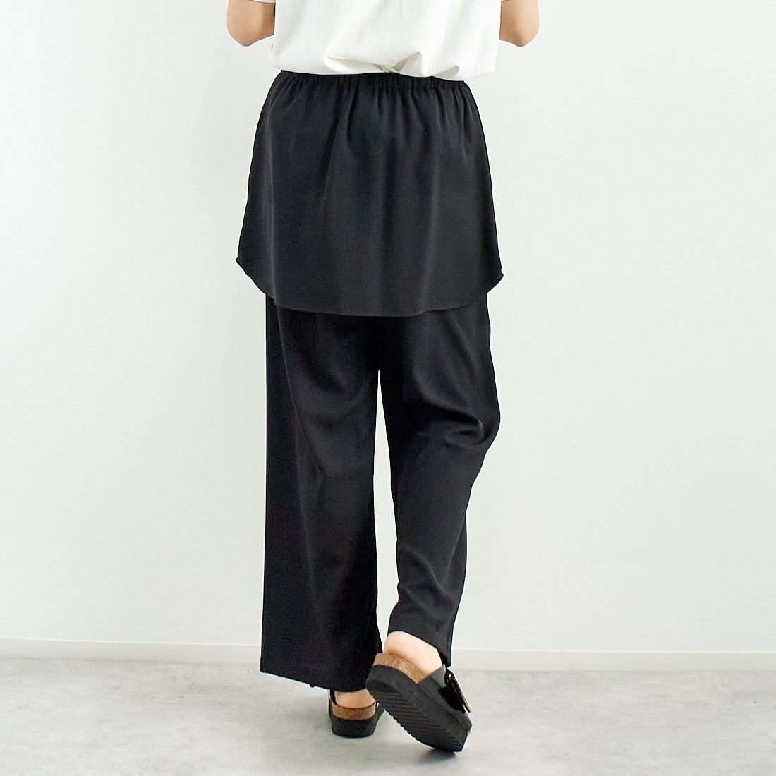 CHIGNON [シニヨン] シャツテールスカートパンツ [3651-025MK] BLACK &&モデル身長：167cm 着用サイズ：F&&