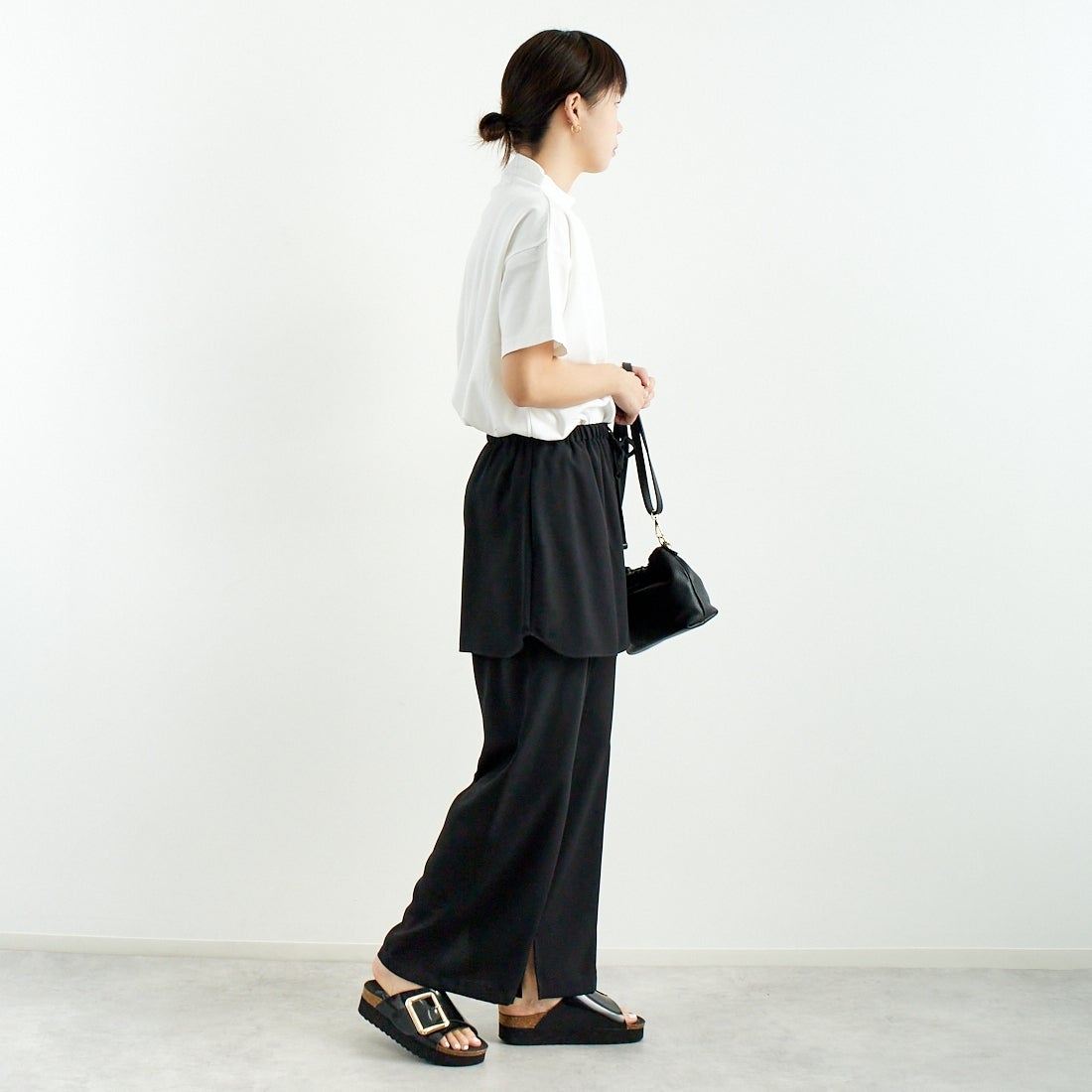 CHIGNON [シニヨン] シャツテールスカートパンツ [3651-025MK] BLACK &&モデル身長：167cm 着用サイズ：F&&