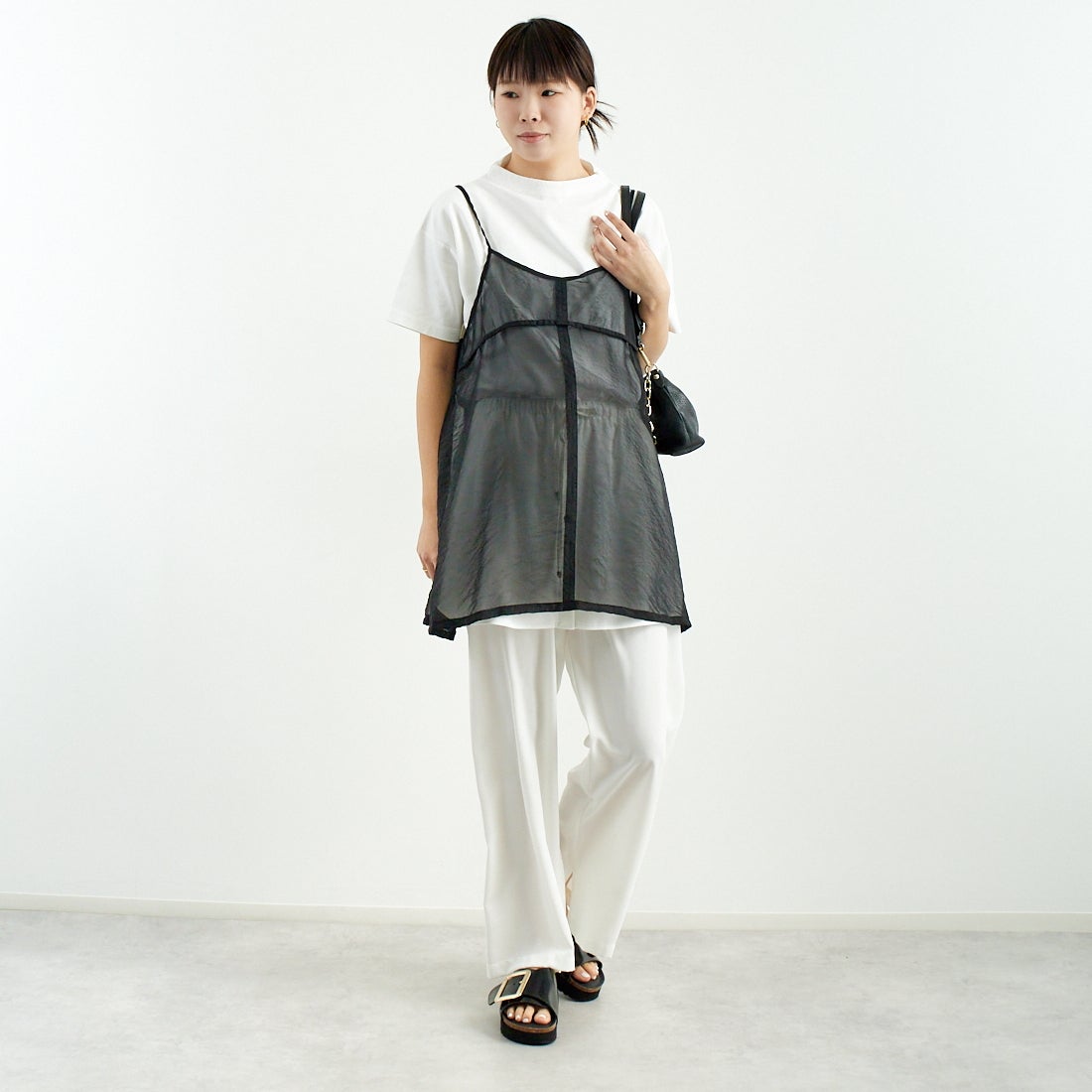 CHIGNON [シニヨン] シャツテールスカートパンツ [3651-025MK] WHITE &&モデル身長：167cm 着用サイズ：F&&