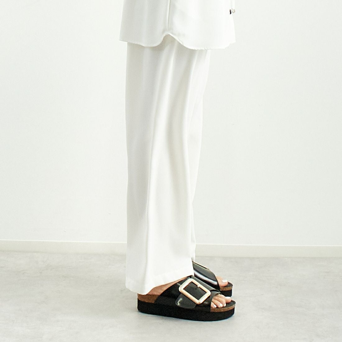 CHIGNON [シニヨン] シャツテールスカートパンツ [3651-025MK] WHITE &&モデル身長：167cm 着用サイズ：F&&