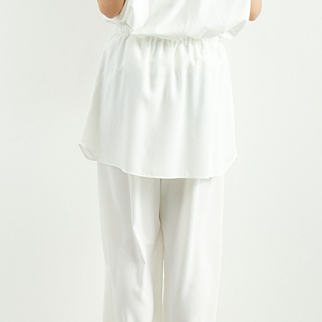 CHIGNON [シニヨン] シャツテールスカートパンツ [3651-025MK] WHITE &&モデル身長：167cm 着用サイズ：F&&