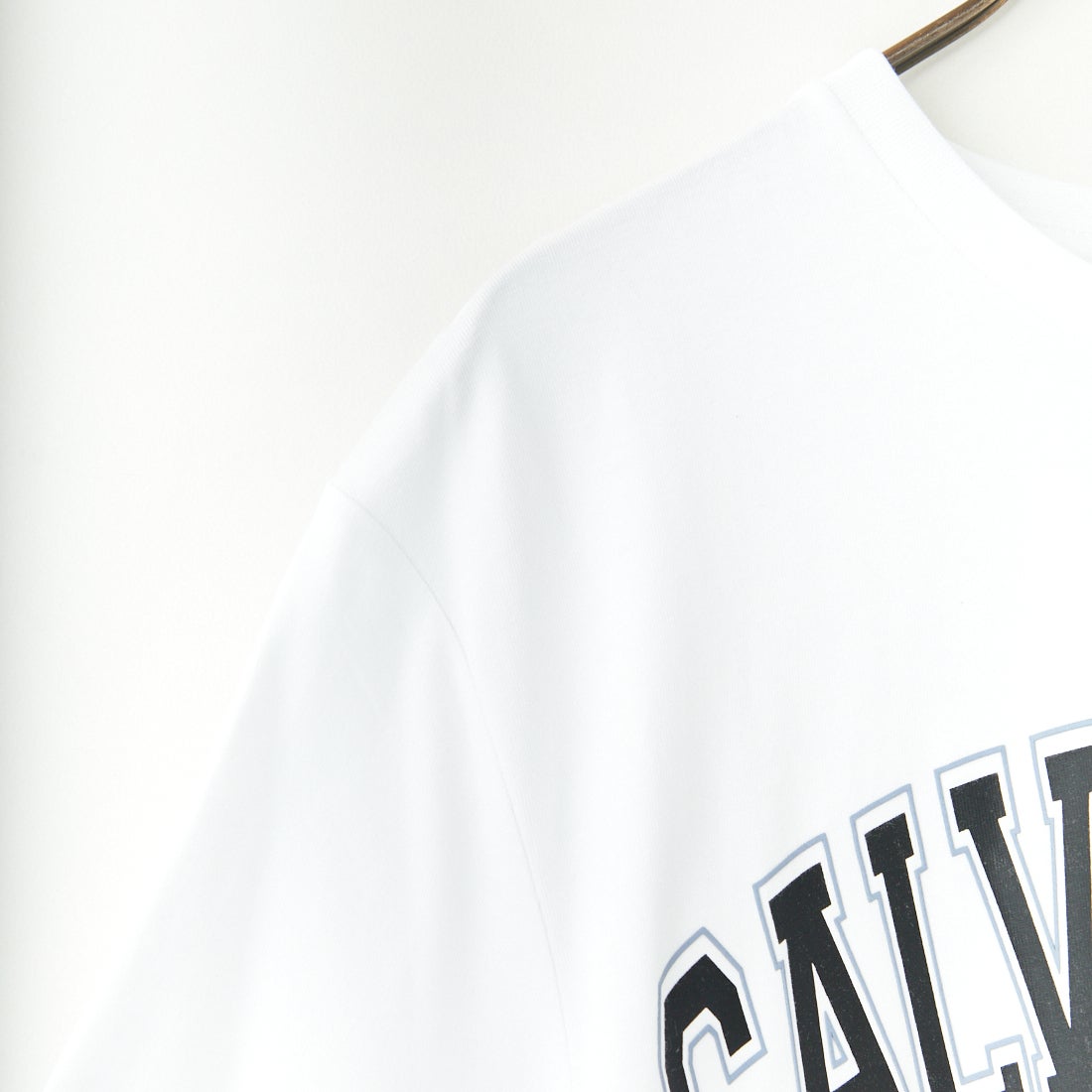 Calvin Klein [カルバンクライン] カーブバーシティロゴ ショートスリーブTシャツ [4RB847G] YAA