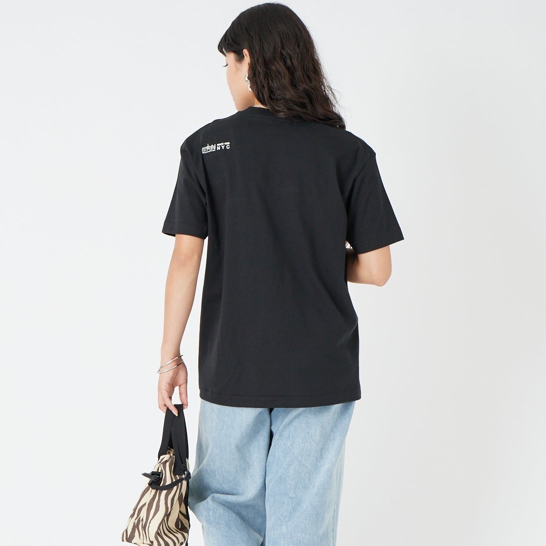 MANHATTAN PORTAGE [マンハッタンポーテージ] ショートスリーブプリントTシャツ [MP-M611] BLACK &&モデル身長：162cm 着用サイズ：S&&