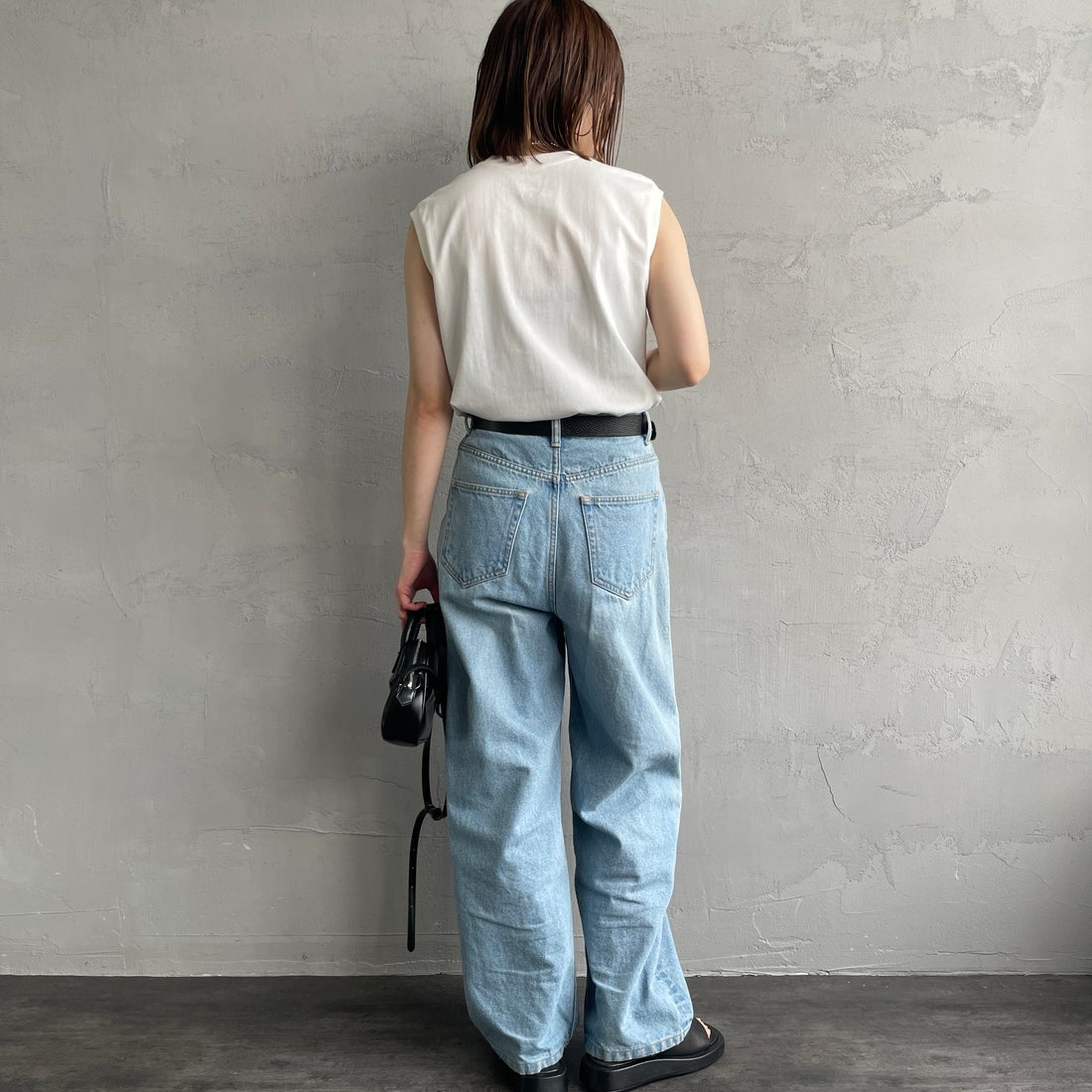 Hanes [ヘインズ] 1P SHIRO スリーブレスTシャツ [HM3-B201] 010 ﾎﾜｲﾄ &&モデル身長：158cm 着用サイズ：S&&