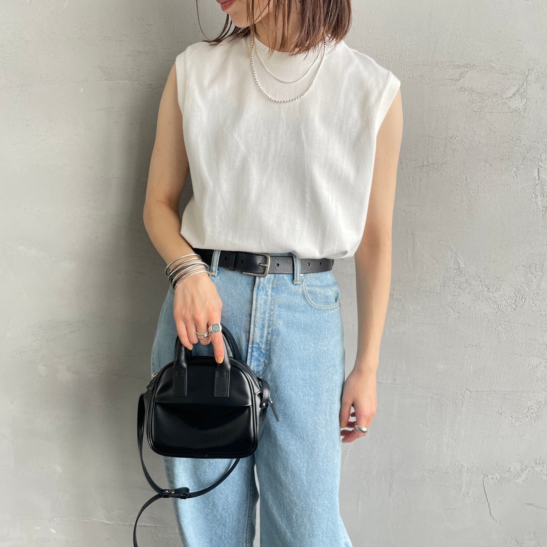 Hanes [ヘインズ] 1P SHIRO スリーブレスTシャツ [HM3-B201] 010 ﾎﾜｲﾄ &&モデル身長：158cm 着用サイズ：S&&