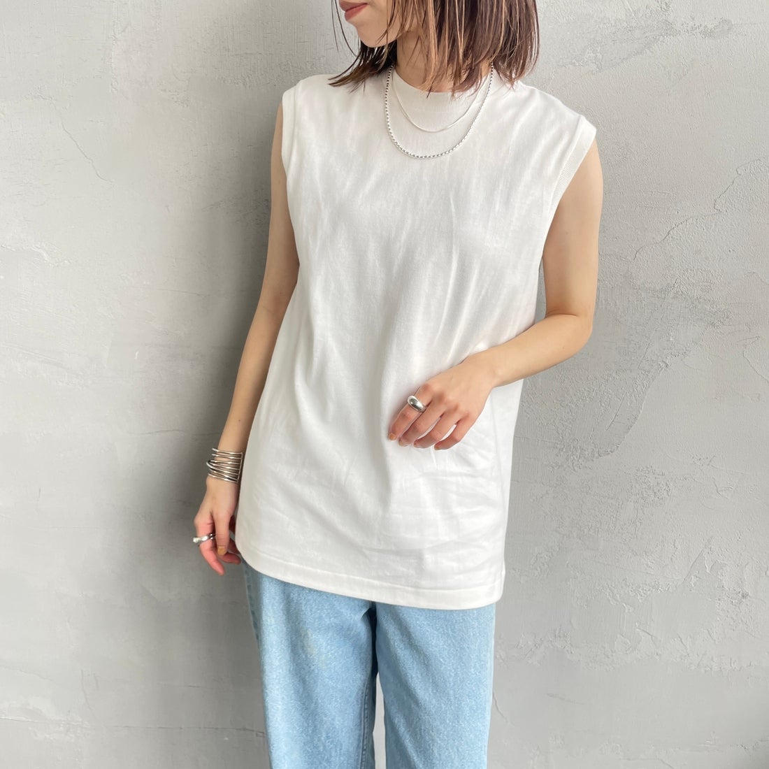 Hanes [ヘインズ] 1P SHIRO スリーブレスTシャツ [HM3-B201] 010 ﾎﾜｲﾄ &&モデル身長：158cm 着用サイズ：S&&
